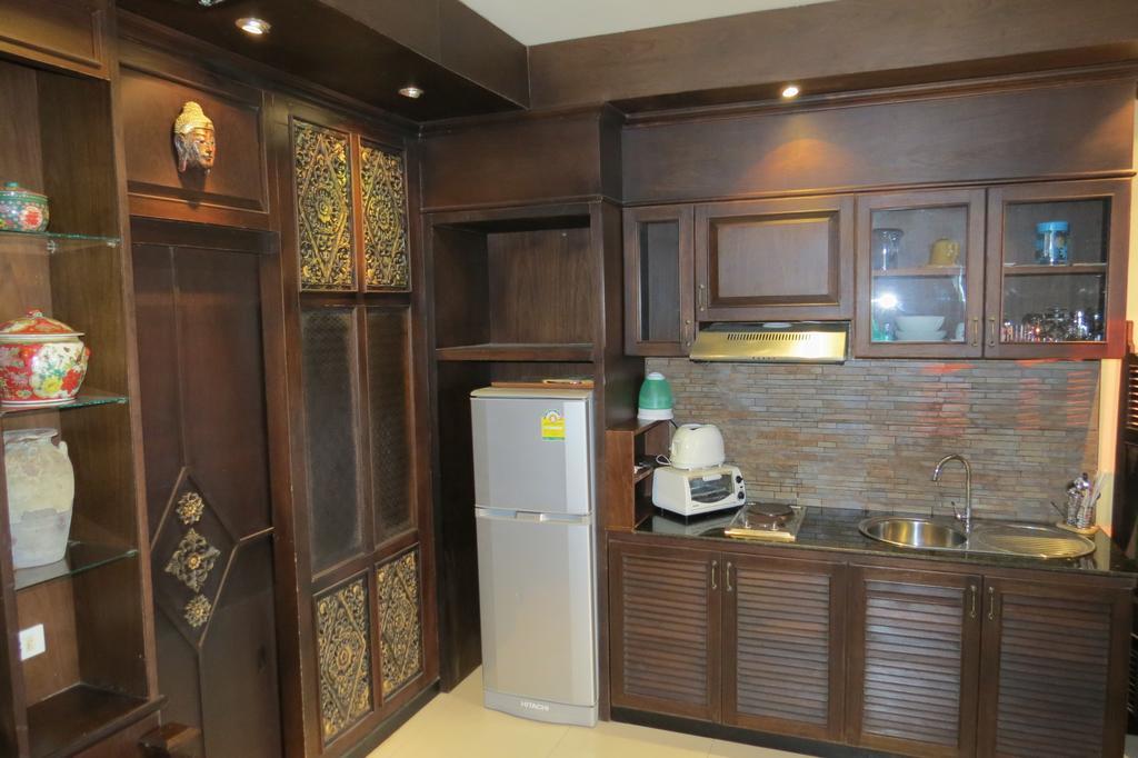 View Talay 6 Suite Apartments Паттайя Номер фото